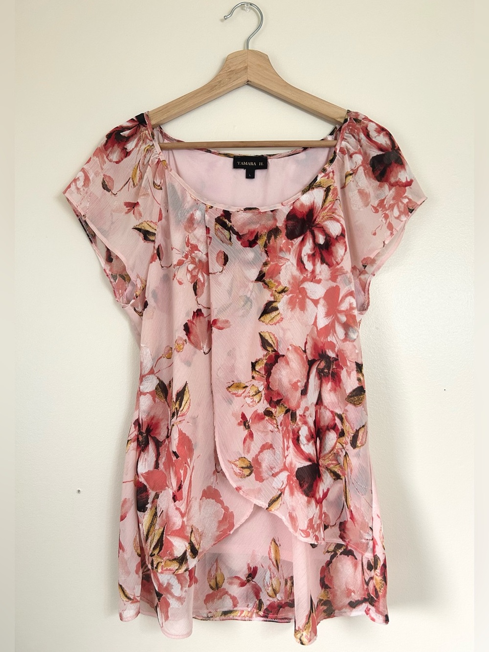 TAMARA H. Pink Floral Chiffon Tulip Hem Blouse